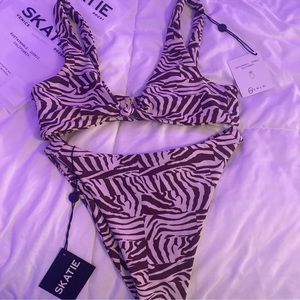 NWT SKATIE SET